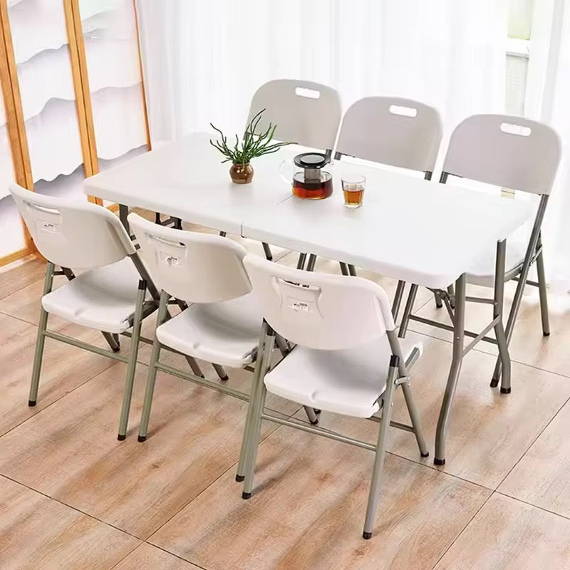 Table dressage 1m80 plus 4 ou 6 chaises