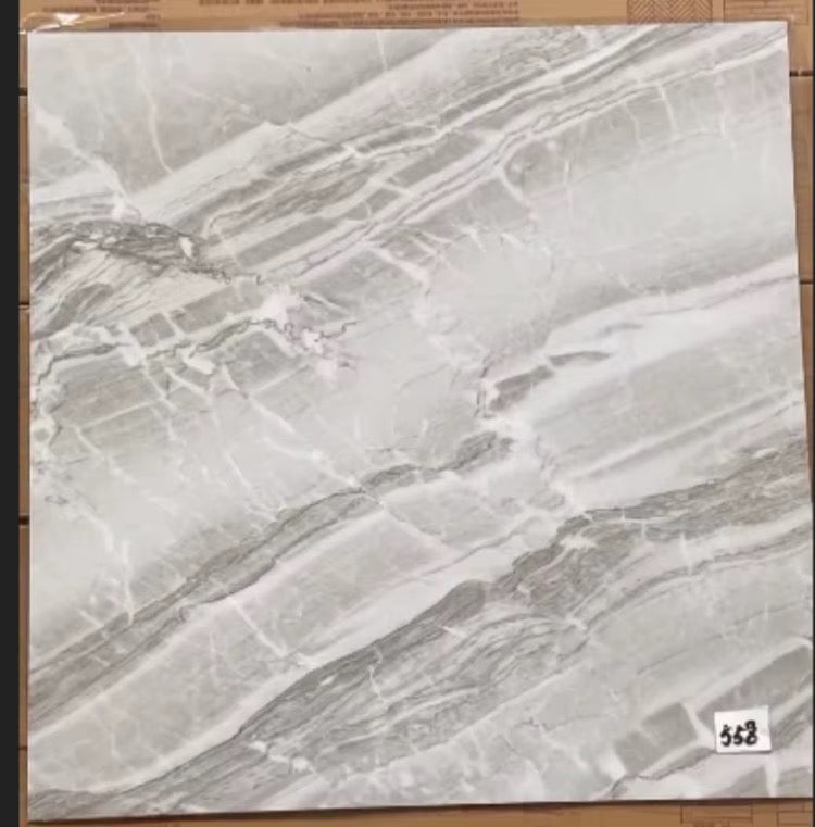PVC SOL CARRÉ AUTOCOLLANT 60×60 CM – 28 PIÈCES / PAQUET