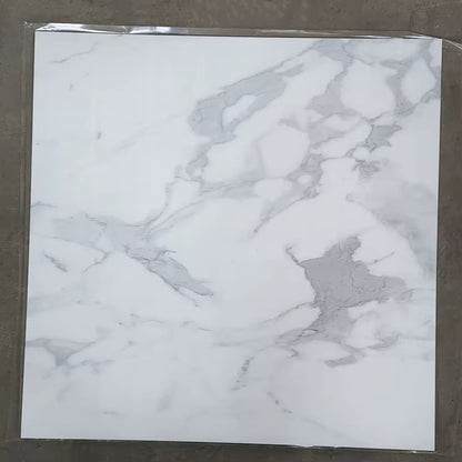 PVC SOL CARRÉ AUTOCOLLANT 60×60 CM – 28 PIÈCES / PAQUET