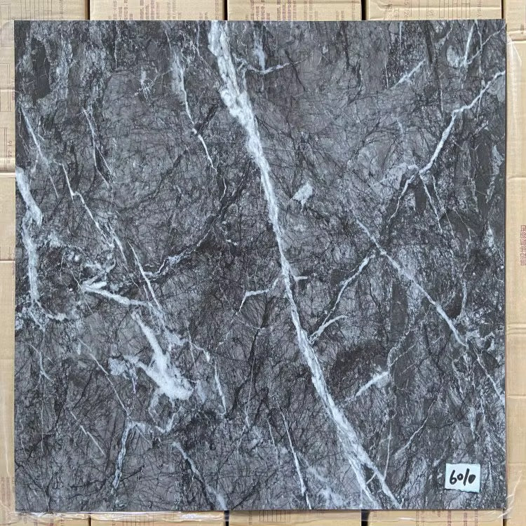 PVC SOL CARRÉ AUTOCOLLANT 60×60 CM – 28 PIÈCES / PAQUET
