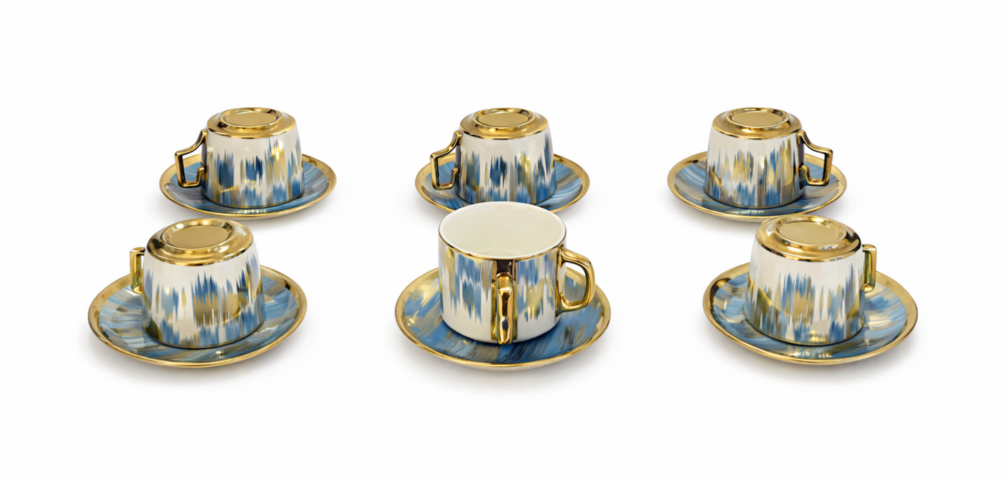 Ensemble tasses et sous-tasses en porcelaine