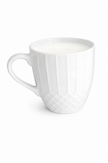 Tasse en porcelaine blanche