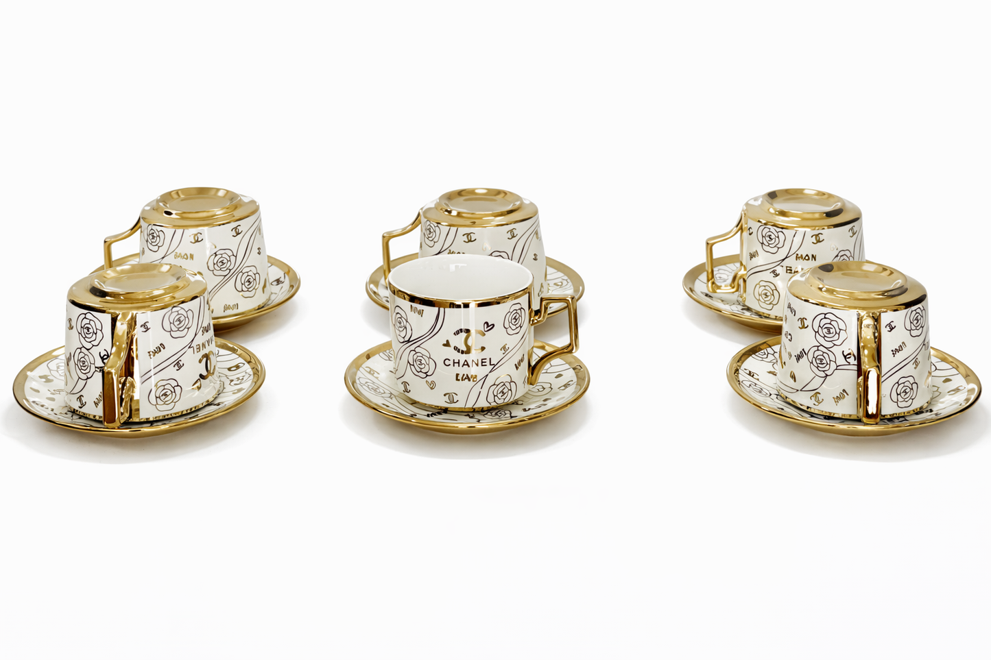 Ensemble tasses et sous-tasses en porcelaine
