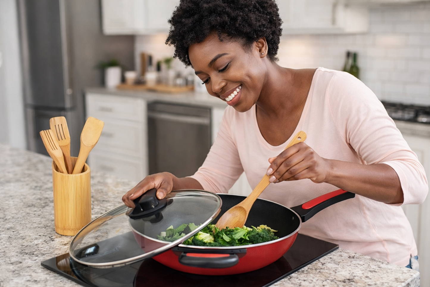 Pack Cuisine Pratique Poêle antiadhésive 34 cm + Ustensiles en bois