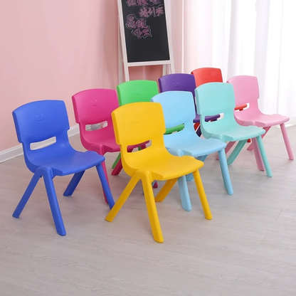 Chaise enfant en plastique (2 à 7 ans)